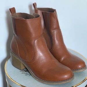 Cute Mossimo Boots, Brown sz 6.5